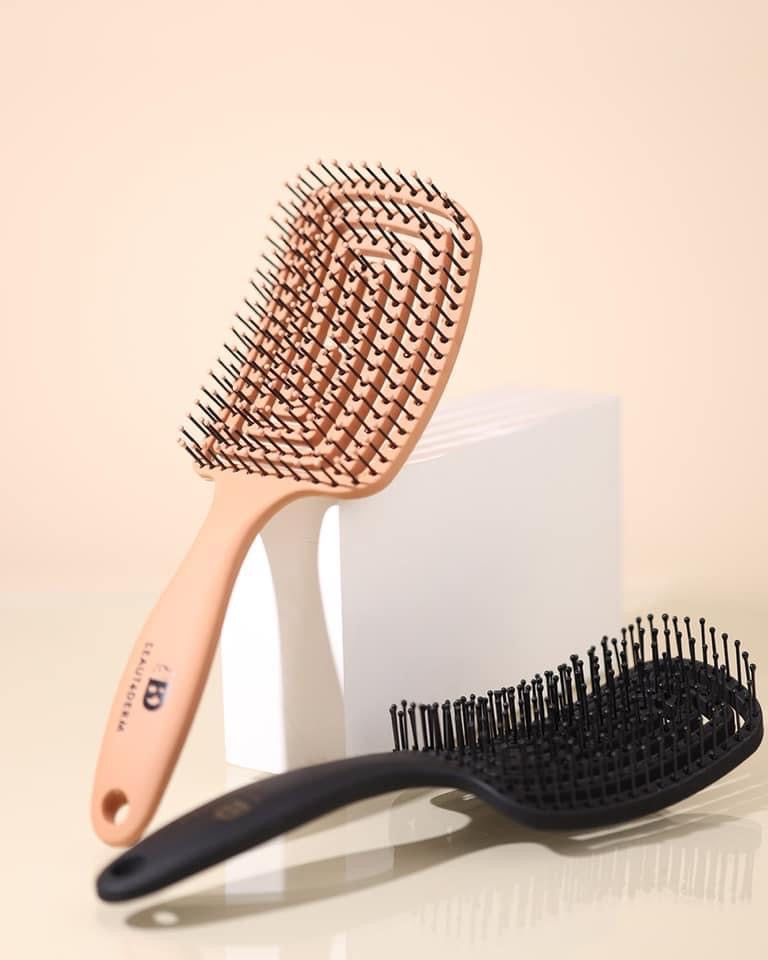 DETANGLE HAIR BRUSH